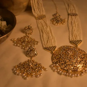 SIYA SHRINGAR JADAU LONG HAAR