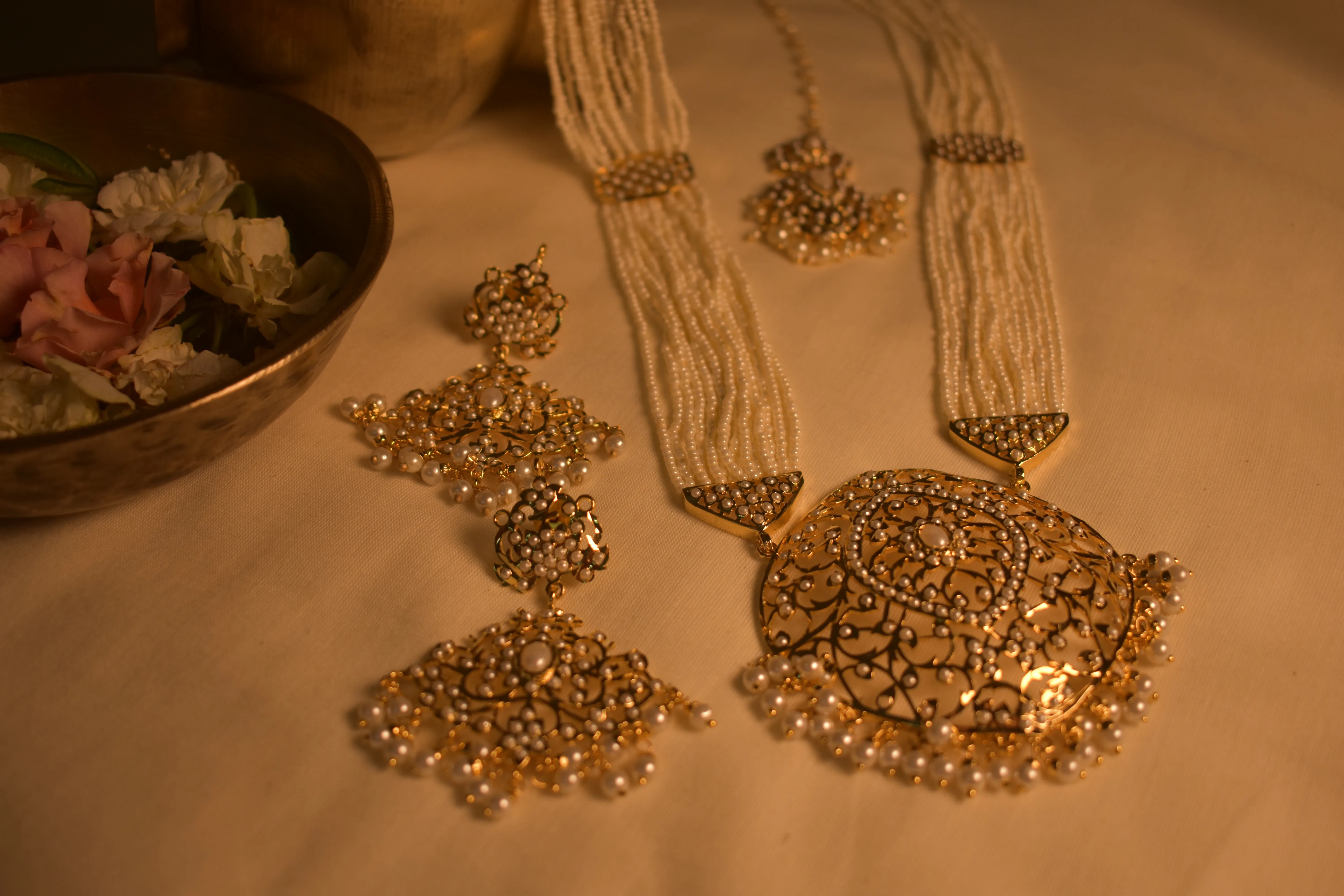 SIYA SHRINGAR JADAU LONG HAAR