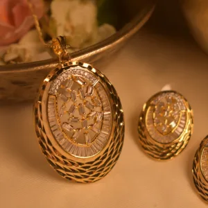 HIRANYA OVAL PENDANT SET
