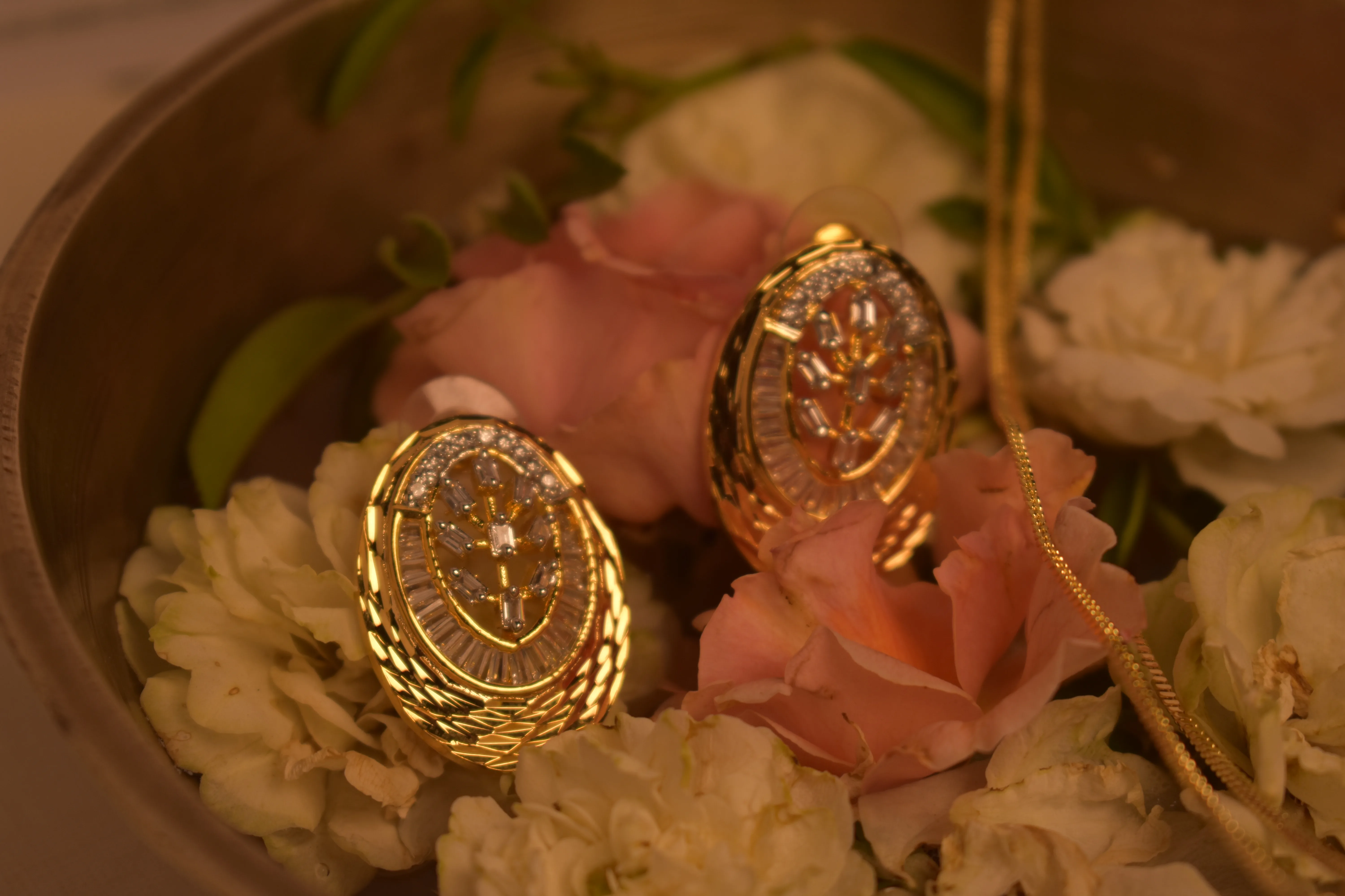 HIRANYA OVAL PENDANT SET - Image 2