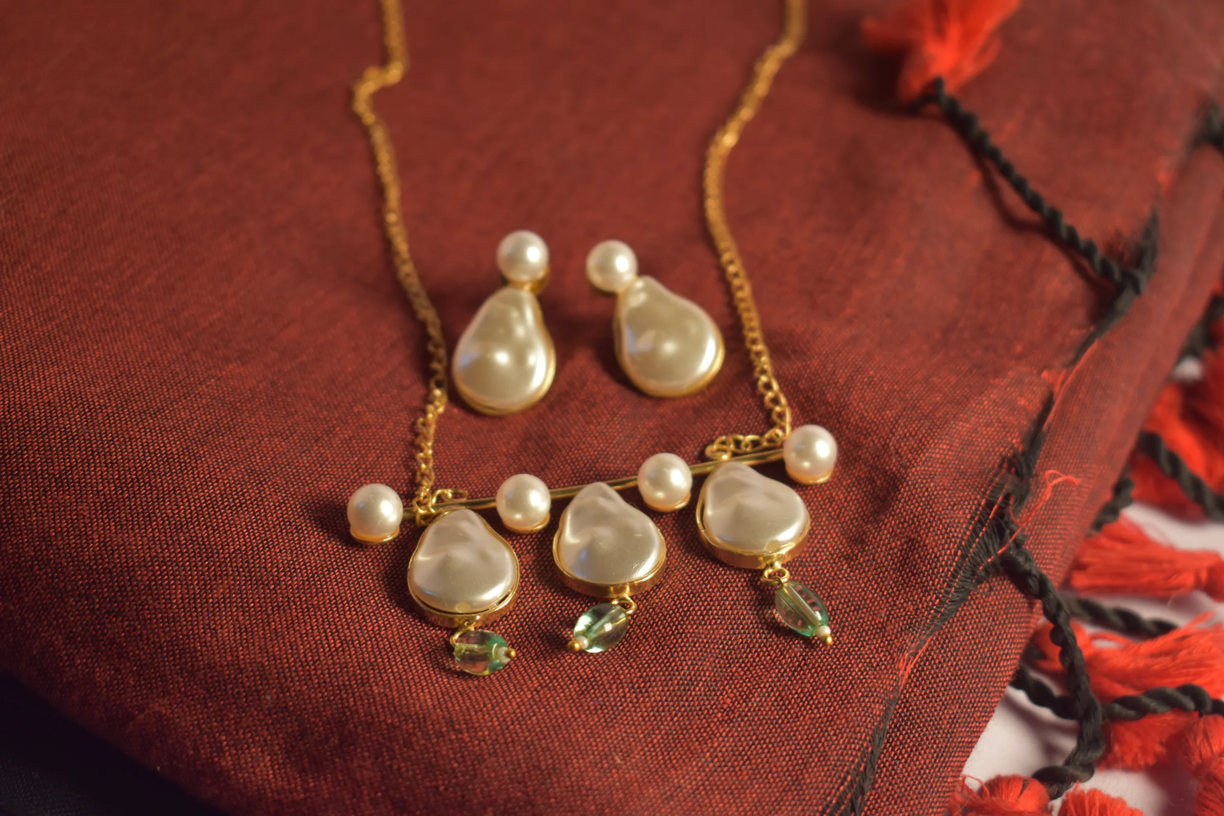 Muktavali Pearl Necklace Set