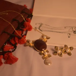 Mrinalini Shringar Pendant Set