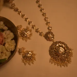 Aaradhya Nakshatra Pendant Set